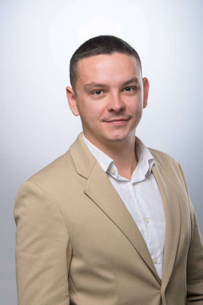 studijski portret muške osobe