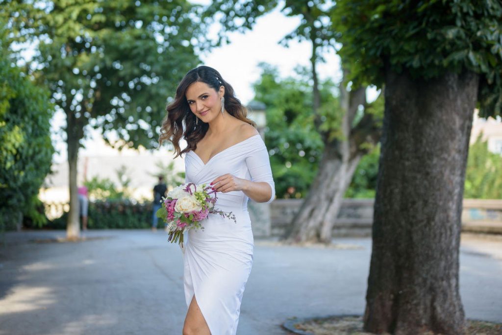 Mladenka s buketom na Gornjem Gradu - Fotosvijet Studio